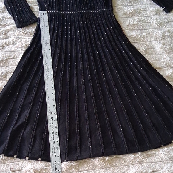 Nina Leonard Black Ribbed Midi Dress with Scoop Neck - Picture 4 of 6